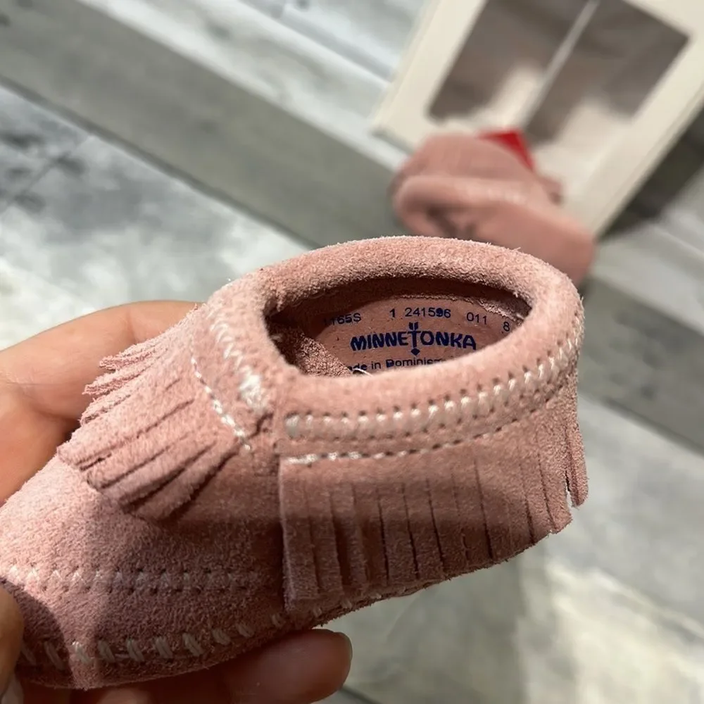 Minnetonka Mini-Tonka Style Pink Suede Moccasins‎ Size 1 (3-6m)